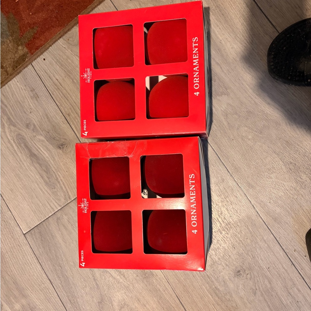Holiday Time Red Ornaments Set